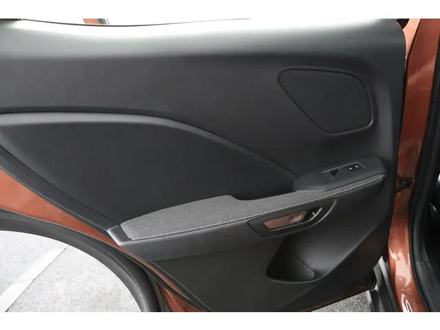 Lexus LBX 2WD 2025 Hybride Benzine 37