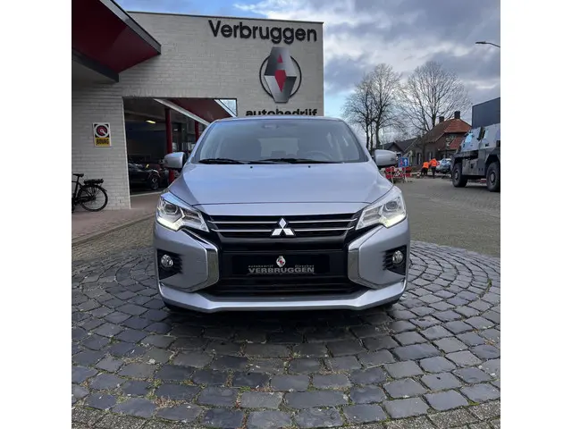 Mitsubishi Space Star 1.2 Instyle 2023 Benzine 23