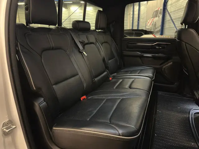 Dodge Ram 1500 5.7 V8 4x4 Crew Cab Limited 2022 Benzine 22