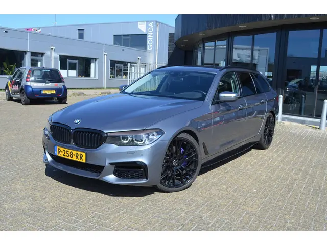 BMW 5 Serie 540i xDrive Touring 340 pk 2017 Benzine 46