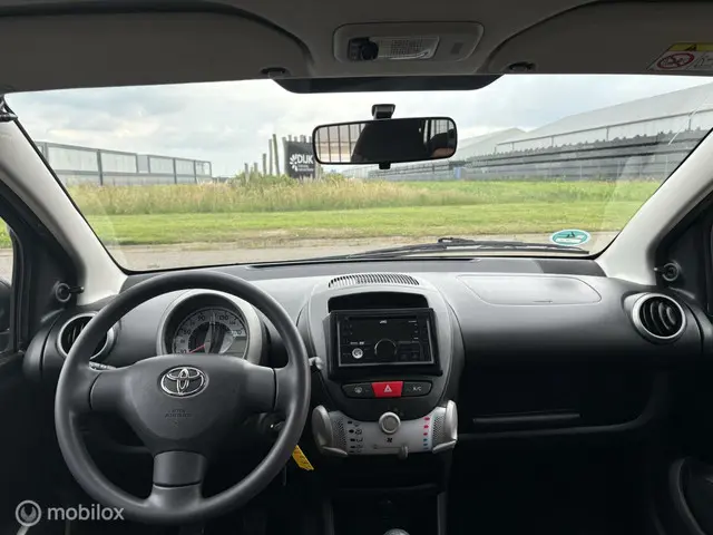 Toyota Aygo 1.0 VVT-i Access 2014 Benzine 10