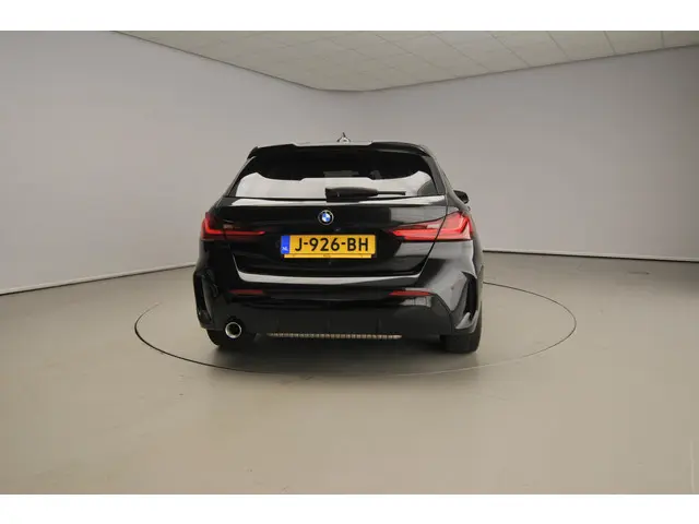 BMW 1 Serie 5-deurs 118i 2020 Benzine 3