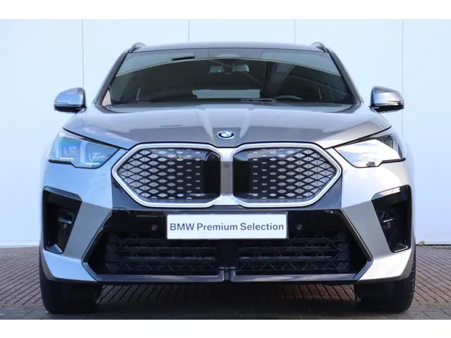 BMW iX2 2