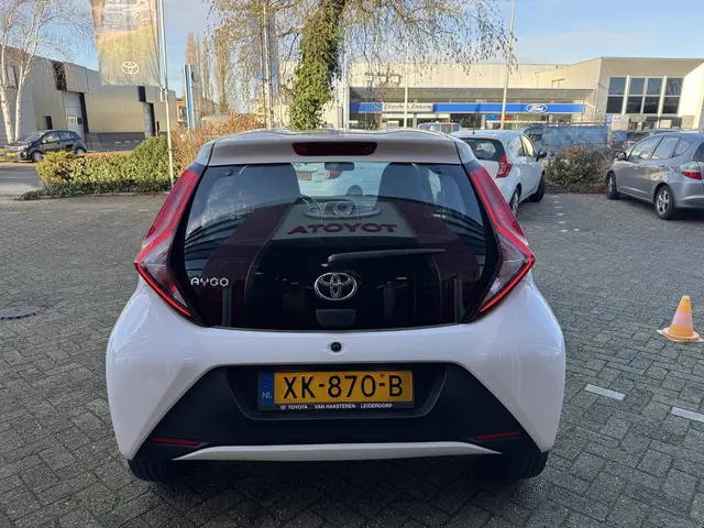 Toyota Aygo 1.0 VVT-i X-Fun, Bluetooth 2019 Benzine 16