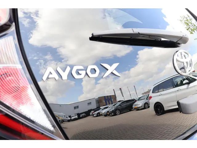 Toyota Aygo X 1.0 VVT-i S-CVT first 2022 Benzine 26