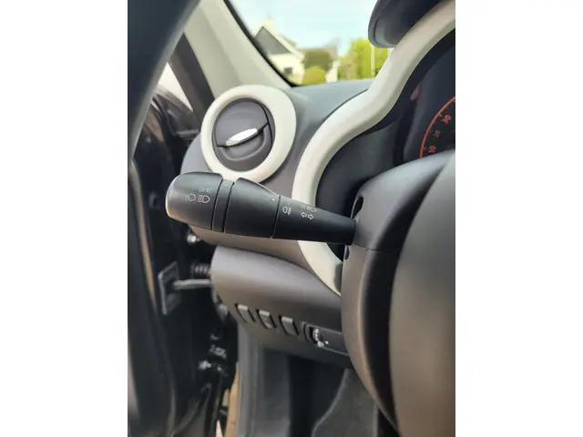 Renault Twingo 1.0 SCe Expression 2015 Benzine 25