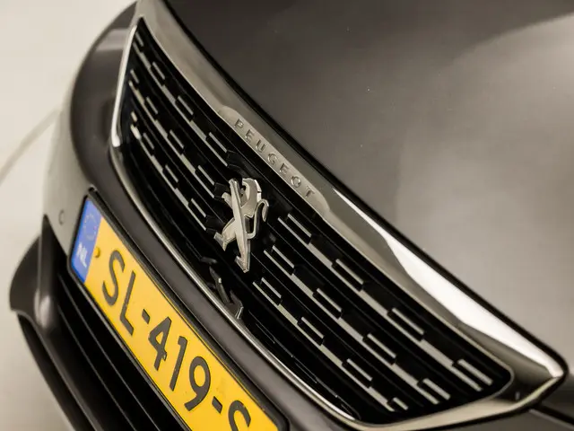 Peugeot 308 SW 1.2 PureTech Sport 2018 Benzine 34