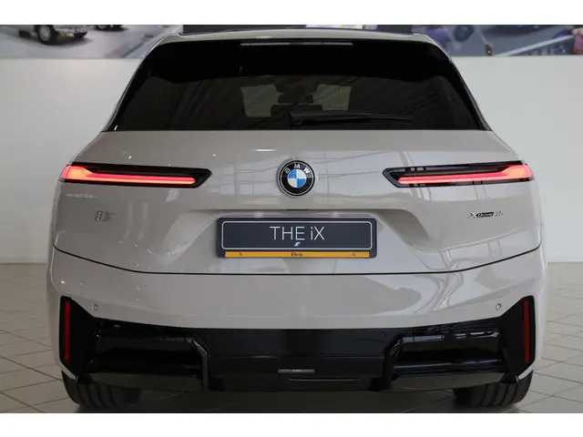 BMW iX xDrive45 2025 Elektrisch 5