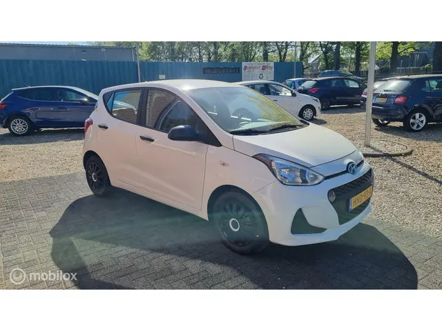 Hyundai i10 1.0i i-Drive 2017 Benzine 4