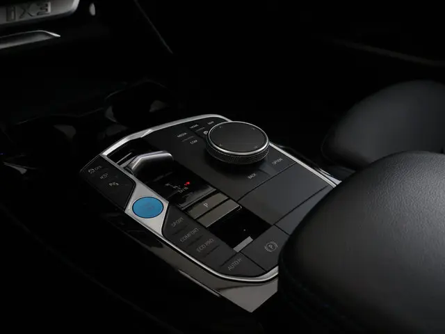 BMW iX3 High Executive 80 kWh 2023 Elektrisch 37