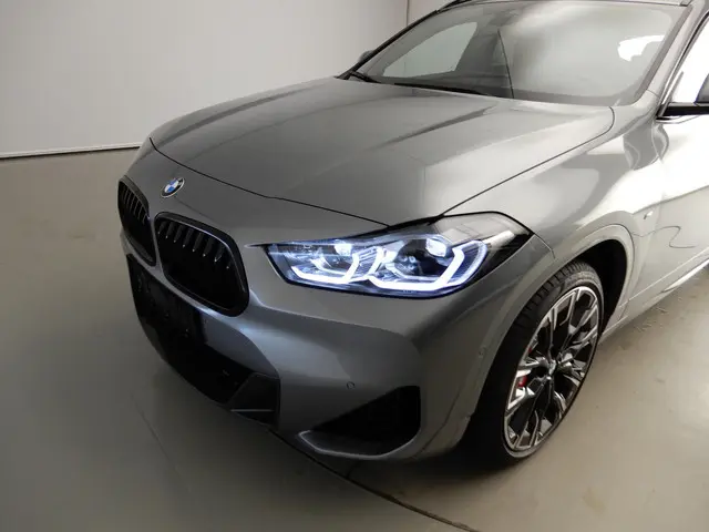 BMW X2 xDrive20i High Executive 2024 Benzine 40