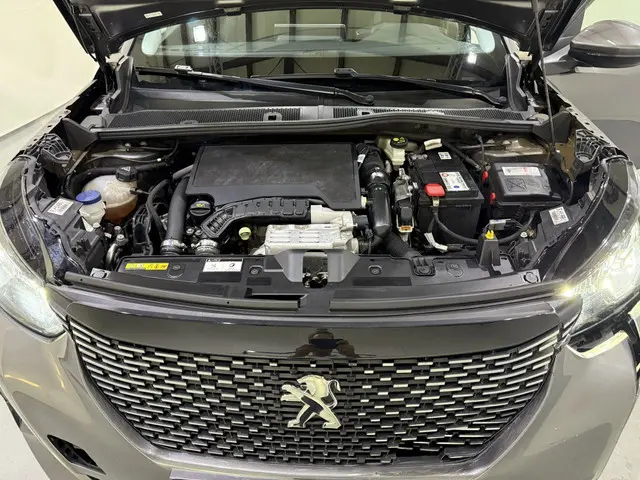 Peugeot 2008 1.2 PureTech Allure Automaat 2020 Benzine 25