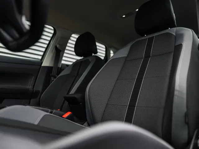 Volkswagen Polo 1.0 TSI Highline Business R 2021 Benzine 14