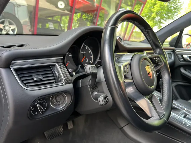 Porsche Macan 3.6 Turbo 2017 Benzine 11