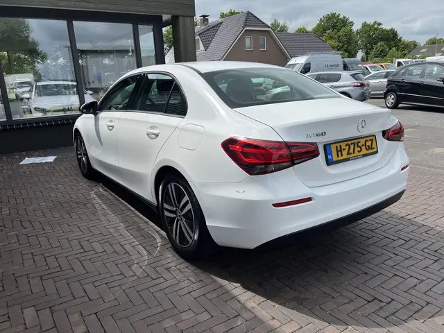 Mercedes-Benz A-Klasse 180 2020 Benzine 22