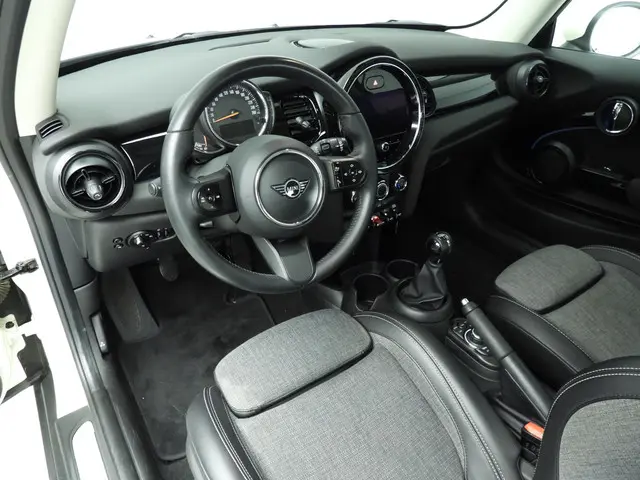 MINI 3-Deurs One 2022 Benzine 6