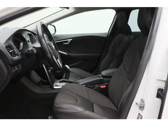 Volvo V40 Cross Country 1.6 T4 Momentum 2014 Benzine 12