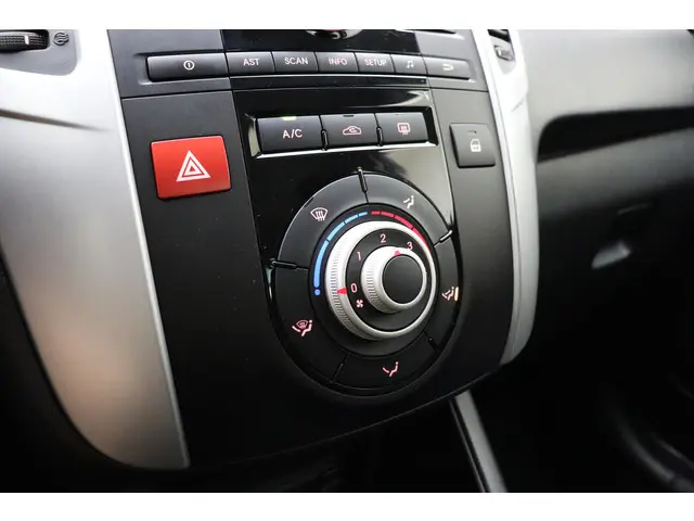 Kia Venga 1.4 CVVT Comfort Pack 2012 Benzine 17