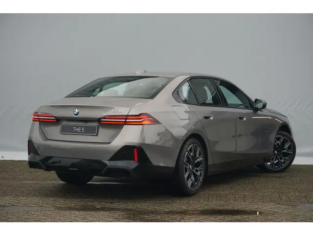 BMW 5 Serie Sedan 520i 2025 Benzine 2