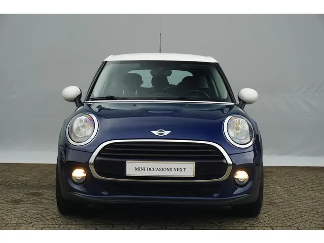 MINI 5-Deurs Cooper 2017 Benzine 5