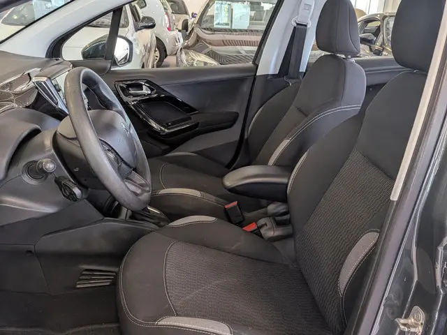 Peugeot 208 1.2 PureTech Blue Lion 2016 Benzine 6