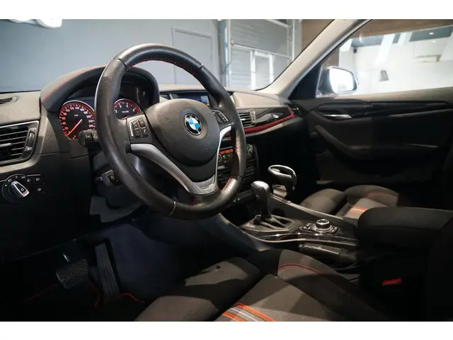 BMW X1 sDrive18i 2015 Benzine 4