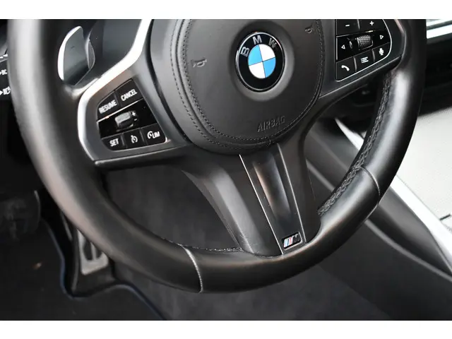 BMW 3 Serie Touring 320i M-Sport 2020 Benzine 68