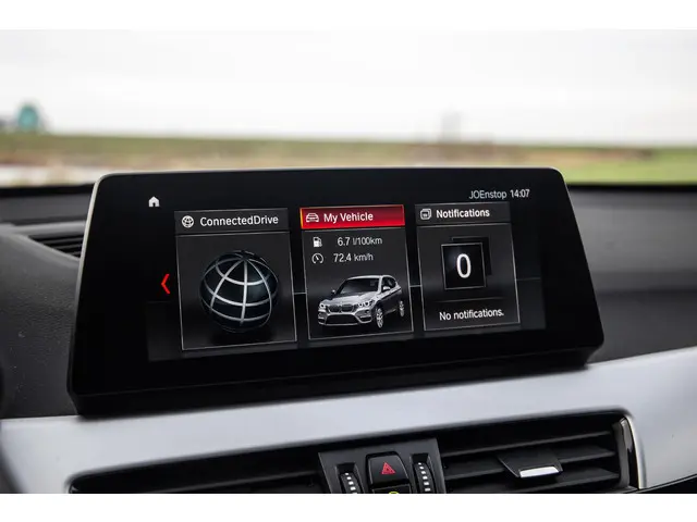 BMW X1 xDrive25e Executive 2021 Hybride Benzine 37