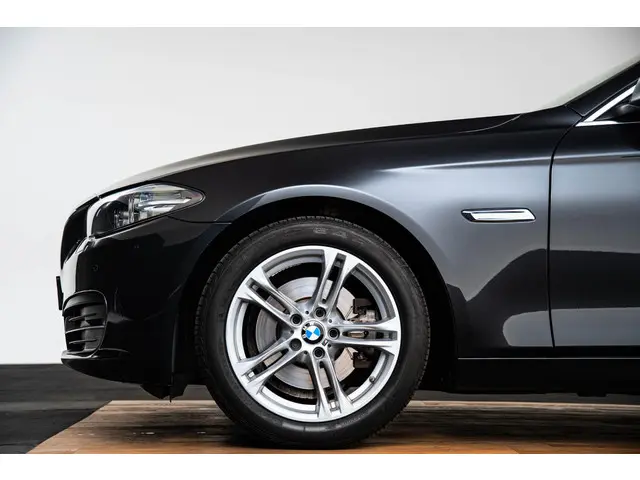 BMW 5 Serie 520i Executive 2016 Benzine 7