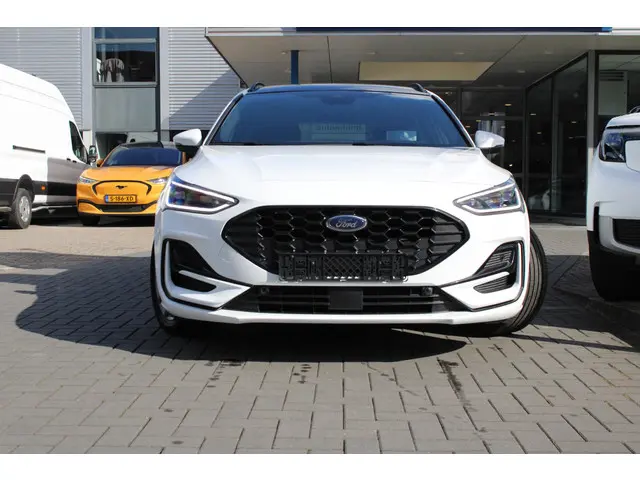 Ford Focus 1.0 EcoBoost Hybrid ST Line X 2024 Benzine 2