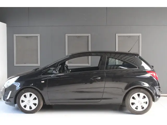 Opel Corsa 1.4-16V Anniversary Edition 2013 Benzine 6