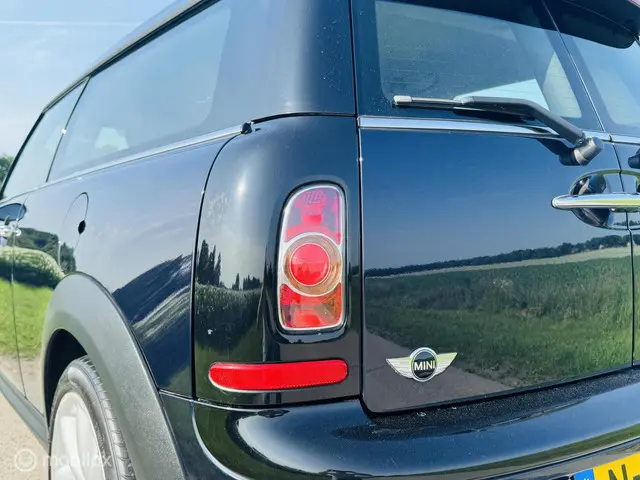 MINI Clubman 1.6 One Club White & Club Black 2013 Benzine 18