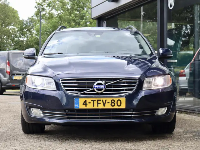 Volvo V70 D2 Nordic+ Automaat, excl BPM 2014 Diesel 7