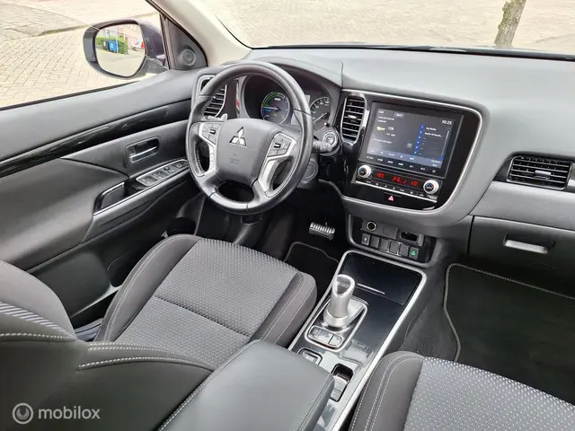Mitsubishi Outlander 2.4 PHEV PURE 2020 Hybride Benzine 13