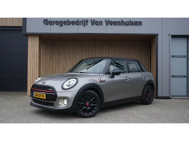 MINI Cooper 1.5 136pk Automaat 5Drs Chili 2018 Benzine