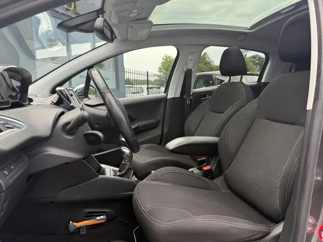 Peugeot 208 1.2 PureTech Allure 2018 Benzine 6