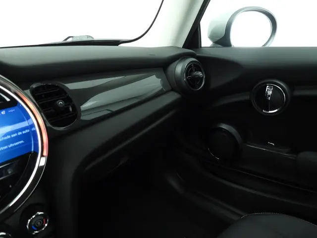 MINI 3-Deurs One 2021 Benzine 21