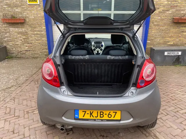 Ford Ka 1.2 Champions Edition start/stop 2013 Benzine 15