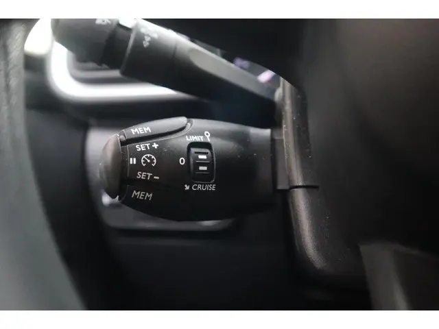 Citroën C3 1.2 PureTech C-Series | CARPLAY | 2023 Benzine 9