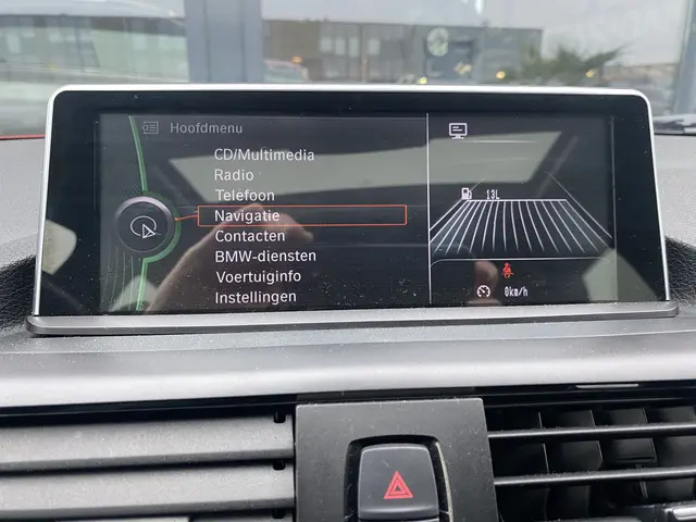 BMW 1 Serie 118i High Executive 2012 Benzine 27