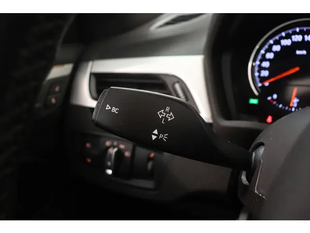 BMW X1 sDrive20i Orange Edition III 2019 Benzine 31