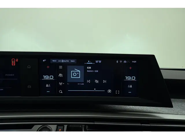 Peugeot e-5008 Allure Avantage 73 kWh 2025 Elektrisch 23