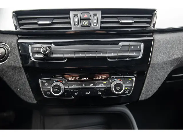 BMW X1 xDrive25e Executive 2021 Hybride Benzine 41