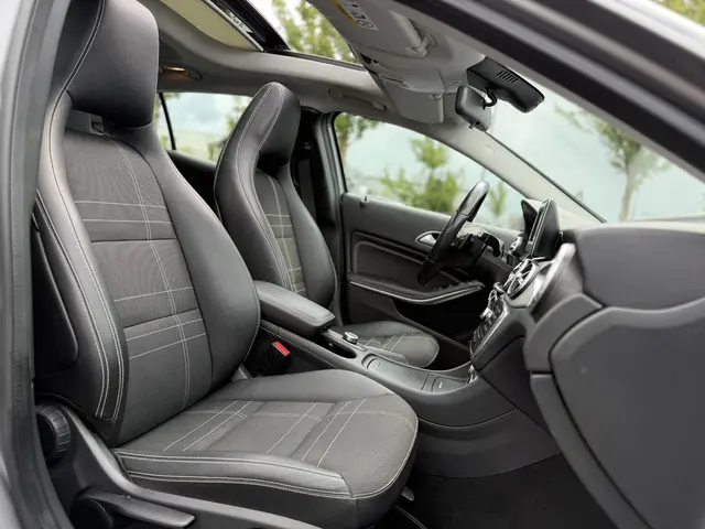 Mercedes-Benz GLA 200 Ambition 2015 Benzine 25