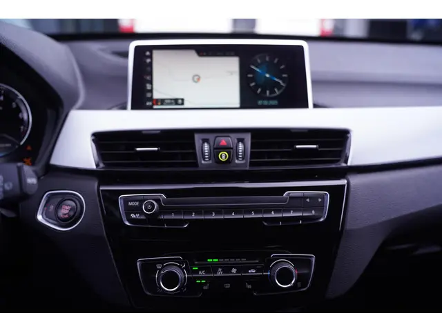 BMW X1 sDrive18i Edition 2019 Benzine 42