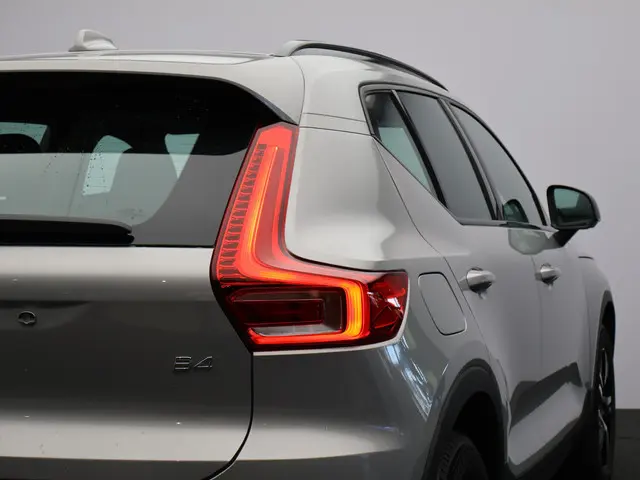 Volvo XC40 2.0 B4 Plus Dark 2025 Benzine 12
