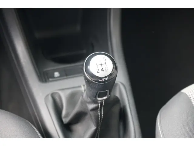 Volkswagen up! 1.0 cheer up! BlueMotion 2013 Benzine 19