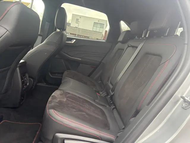 Ford Kuga 2.5 PHEV ST-Line X 2024 Hybride Benzine 20