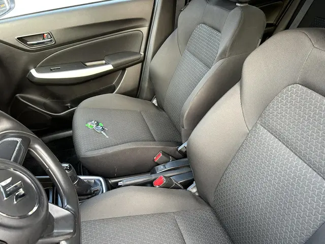 Suzuki Swift 1.2 Select Smart Hybrid 2020 Benzine 14