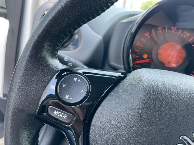 Peugeot 108 1.0 e-VTi Style 2020 Benzine 6